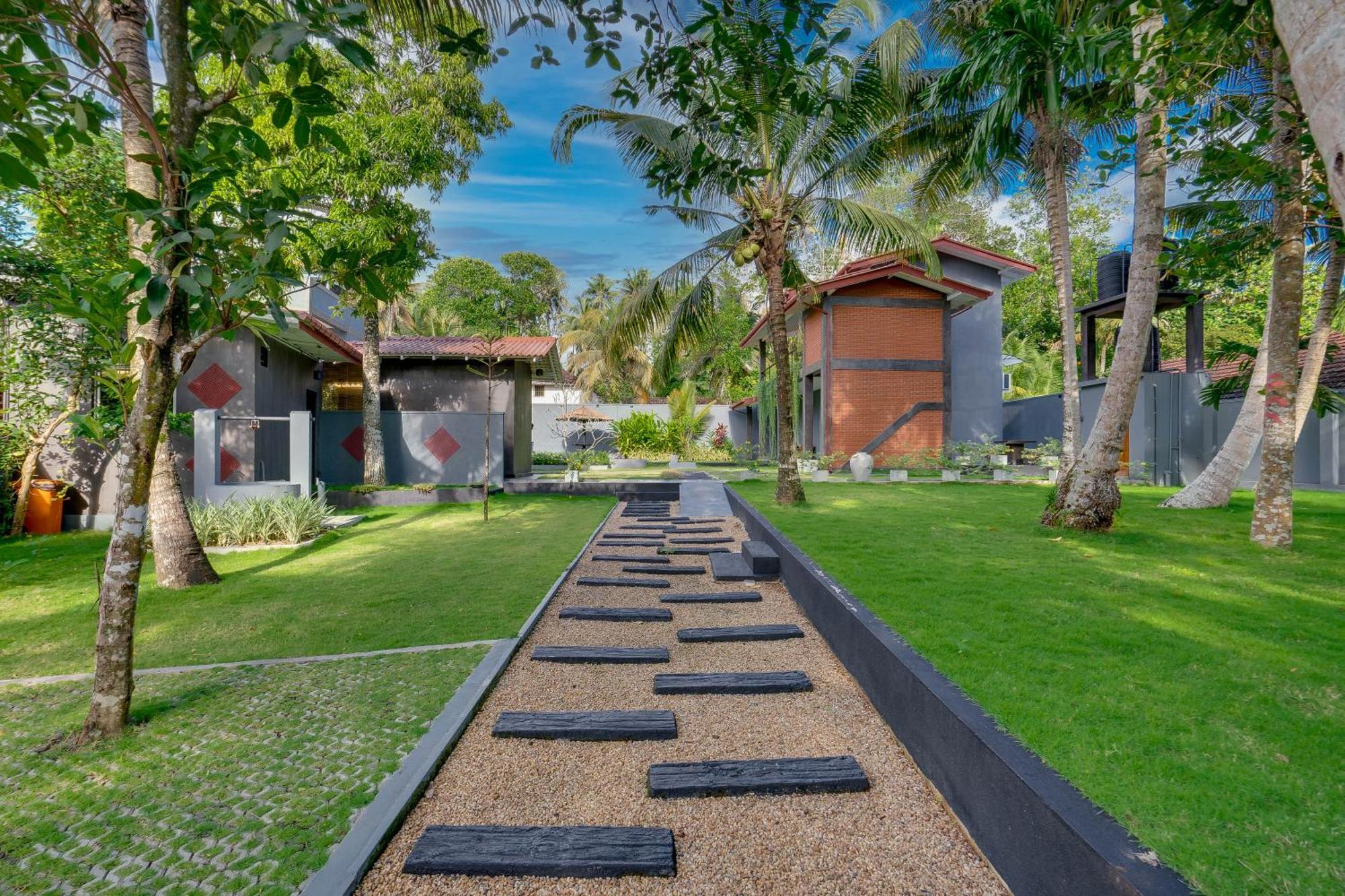Hasthri Boutique Red Chalet In Ahangama With Pool Near Beach Exterior foto